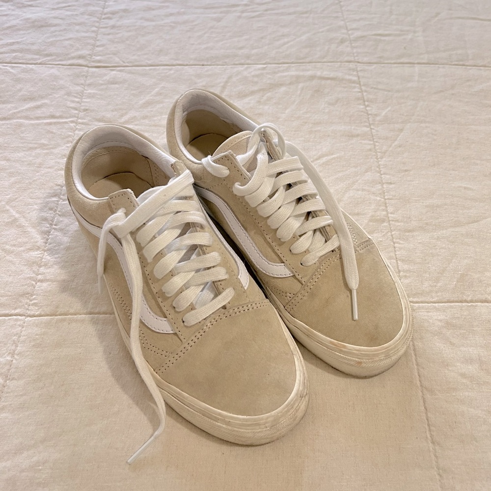 Vans Women’s Old Skool Sneakers